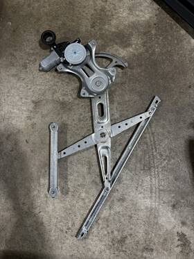 Am-2923753397 Am Autoparts Front Left Window Regulator And Motor For 2013-2018 Toyota Rav4 Am-2923753397 Am Autoparts Front Left Window Regulator And Motor For 2013-2018 Toyota Rav4