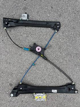 8w6837462d Audi A7 2017 Oem Front Right Passenger Door Window Regulator With Motor 8w6837462d Audi A7 2017 Oem Front Right Passenger Door Window Regulator With Motor
