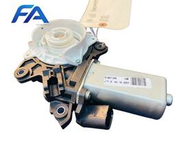 9111233 Bentley 2014-2018 Flying Spur Right Pass Front Door Window Regulator Motor Oem