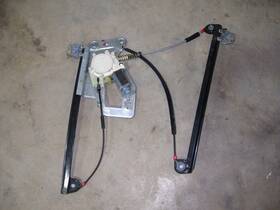 360511 Bmw 2000 528i - Front Left Door Power Window Motor And Regulator Assembly