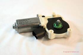 67626967261 Bmw 2007-2013 X5 E70 Front Or Rear Left Side Power Window Motor Oem