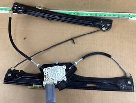 7355636 Bmw 2014-2017 X3 Front Right Passenger Window Regulator With Motor Oem 7355636 Bmw 2014-2017 X3 Front Right Passenger Window Regulator With Motor Oem