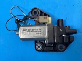 9168840 Bmw 2009-2015 750i Rear Right Door Sunshade Motor Oem