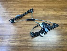 9449892 Bmw 2019 - 2025 M8 F93 Front Right Door Window Regulator Motor 18k Mil Oem