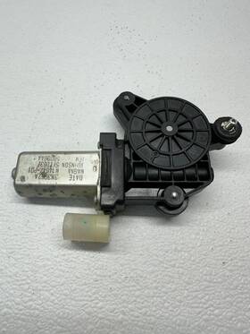 M14647-p01 Bmw 2012-2016 F30 F31 3-series Rear Passenger Window Regulator Motor Oem