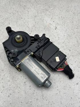 Bosch 0130821696 Vw Volkswagen Passat 2002 Offside Driver Side Rear Window Motor