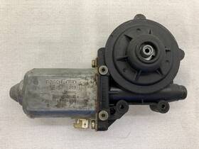 680.164.320.000 Bosch 88-94 Porsche 911 964 930 Passenger Right Side Window Motor 0130821209