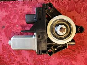 130518 Brose 2014 - 2022 Jeep Cherokee Front Left Side Door Window Regulator Motor Oem