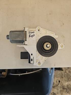 580-103 Brose 2009-2016 Dodge Journey Front Right Passenger Side Door Window Motor Oem 580-103 Brose 2009-2016 Dodge Journey Front Right Passenger Side Door Window Motor Oem