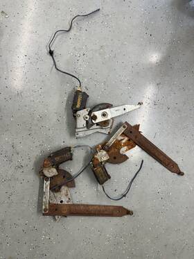 2025-0098 Buick 082825h/2025-0098 1971 Electra 225 2 Door Power Window Motors / Actuators
