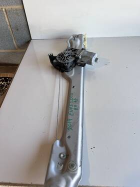 84247922 Buick 2016-2020 Envision Rear Right Window Regulator With Motor Oem 84247922 Buick 2016-2020 Envision Rear Right Window Regulator With Motor Oem