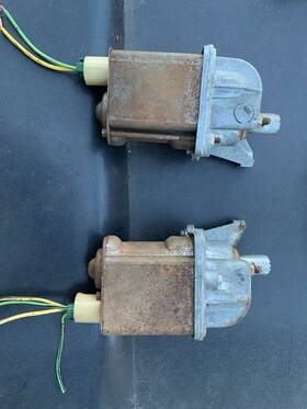 4490687 Cadillac 1965 1967 Gm Power Vent Window Motors Regulators Pair L And R Cores Oem