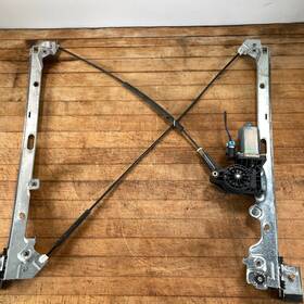 15095844 Chevrolet 2003 Tahoe Front Side Power Door Window Regulator With Motor