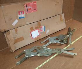 22030649 Chevrolet Nos 82-90 Chevy Gmc Suburban Quad Cab 4dr Pickup Rear Window Door Regulator Pair