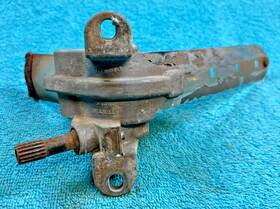 3654088 Chevrolet Original 1940-46 Truck Windshield Regulator Crank Mechanism Cb-301 Oem 3654088 Chevrolet Original 1940-46 Truck Windshield Regulator Crank Mechanism Cb-301 Oem
