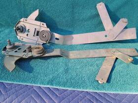 3757665 Chevrolet Set Of 1956 Though 1962 Corvette Manual Window Regulators. Oem