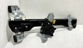 42339894 Chevrolet 2013-2018 Sonic Front Passenger Side Power Window Regulator With Motor