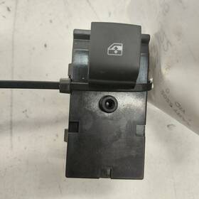 Chevrolet 722.gm1g22 Chevy Trax Window Switch Power Left Driver Rear 2022 2021