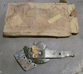 Chevrolet 9887856 1971-1975 Chevy Impala Caprice Nos Gm Left Rear Qtr Pwr Window Regulator