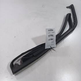 746.gm8221 Chevrolet Truck Chevy Trailblazer Door Glass Window Seal Rubber Right Passenger Rear Back 2021 746.gm8221 Chevrolet Truck Chevy Trailblazer Door Glass Window Seal Rubber Right Passenger Rear Back 2021