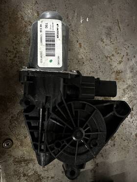 128000871 Chrysler 2011-2023 300 Passenger Side Door Window Motor Front