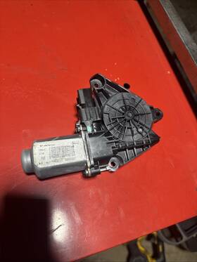 402480 Chrysler 2011-2023 Chrysler/dodge Oem Rh-front Window Regulator Motor 402480 Chrysler 2011-2023 Chrysler/dodge Oem Rh-front Window Regulator Motor