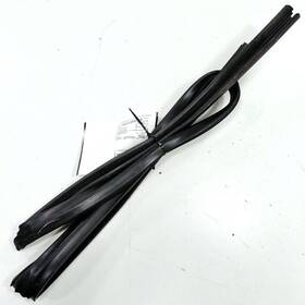 745.ch1t18 Chrysler 300 Door Glass Window Seal Rubber Right Passenger Front 2017 2018 2019 745.ch1t18 Chrysler 300 Door Glass Window Seal Rubber Right Passenger Front 2017 2018 2019