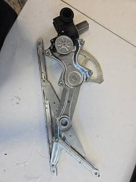 8571008061 Denso Toyota Sienna Rear Right Side Slide Door Window Regulator With Motor Oem 2015-20
