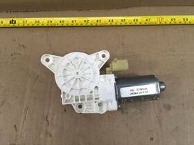0130821471 Dodge 2017 Caravan Front Left Driver Side Window Motor Oem