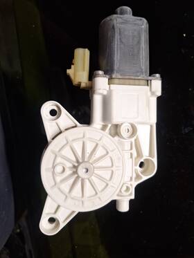 3018077d Dodge 2011 - 2020 Grand Caravan Front Left Window Motor Oem 3018077d Dodge 2011 - 2020 Grand Caravan Front Left Window Motor Oem
