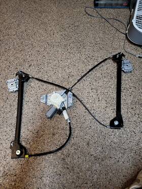 68370044aa Dodge 2017 - 2023 Challenger Front Right Door Window Regulator With Motor Oem
