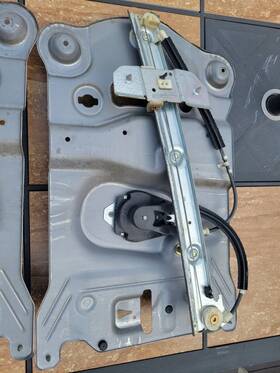 125-03009r Dodge Truck Driver Front Window Regulator Manual Fits 98-03 1500 Van
