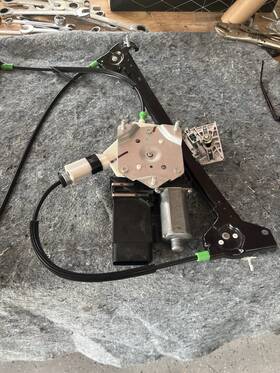 22895755lh Factory/oem 2005-13 C6 Corvette Rh Passengers Side Door Window Regulator Motor Assembly
