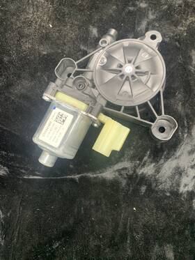 0130822089 Fomoco 2020-23 Ford Escape Front Right Passenger Side Door Window Motor Regulator Oem 0130822089 Fomoco 2020-23 Ford Escape Front Right Passenger Side Door Window Motor Regulator Oem