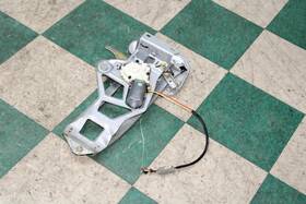 2r3z7630381aa Ford Glass 01-04 Mustang Convertible Driver Lh Quarter Window Regulator Oem