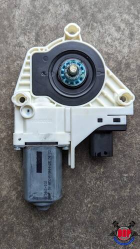 A70592-110 Ford Fiesta 2011 - 2019 Left Front Driver Power Lift Window Motor Oem