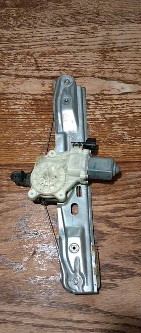 Cm5t-14b133-ae Ford 2012 2018 Focus Rear Left Driver Side Window Regulator With Motor Oem