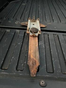 D1zz-6523200-a Ford 1971-1973 Mustang/cougar Rh Manual Window Regulator - Oem