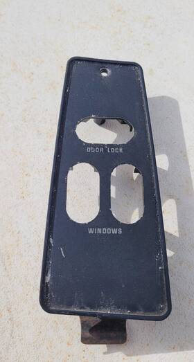 E9zb-14a564aa Ford 87-93 Mustang Gt Lx Left Driver Side Window Switch Cover Trim 1990 1989 E9zb-14a564aa Ford 87-93 Mustang Gt Lx Left Driver Side Window Switch Cover Trim 1990 1989
