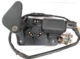 Yc35-7830307-a Ford Driver Side Excursion Rear Quarter Vent Window Motor Actuator 2003 Oem R41 Yc35-7830307-a Ford Driver Side Excursion Rear Quarter Vent Window Motor Actuator 2003 Oem R41