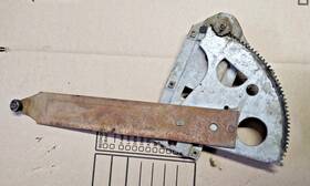 8789925 General Motors 1970 - 72 Chevelle Gto Cutlass Gs Door Window Regulator Left Used