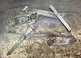 4659988 Gm 1955 - 1957 Chevy And Pontiac 2/d H/t Convertible Door Window Regulators Used