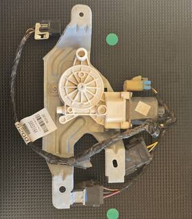 20853408 Gm 84400171 07-2013 Chevy Silverado - Sierra Rear Sliding Window Motor Oem 20853408 Gm 84400171 07-2013 Chevy Silverado - Sierra Rear Sliding Window Motor Oem