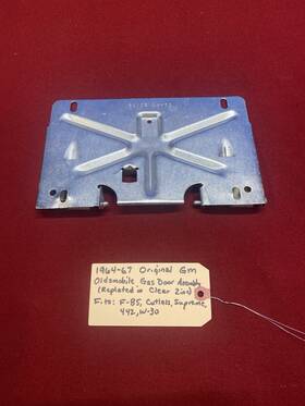 L4-60 Gm 1964-67 Original Oldsmobile Gas Door Assembly L4-60 Gm 1964-67 Original Oldsmobile Gas Door Assembly