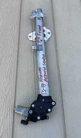 72210-t2a-a11 Honda 13-17 Accord Sedan Right Passenger Side Front Doorwindow Regulator Oem