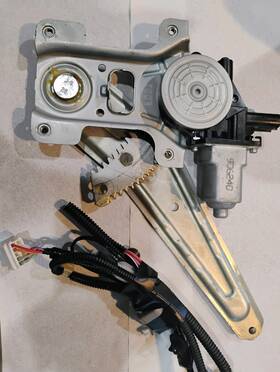 906240 Honda Driver Side Rear Door Window Regulator 2010 Insight 906240 Honda Driver Side Rear Door Window Regulator 2010 Insight