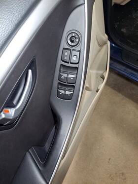 641-53991l Hyundai Lh Driver Side 2015 Elantra Front Door Window Switch Sku#4342263 641-53991l Hyundai Lh Driver Side 2015 Elantra Front Door Window Switch Sku#4342263