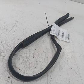744.hy1s18 Hyundai Elantra Door Glass Window Seal Rubber Left Driver Front 2017 2018 2019 744.hy1s18 Hyundai Elantra Door Glass Window Seal Rubber Left Driver Front 2017 2018 2019