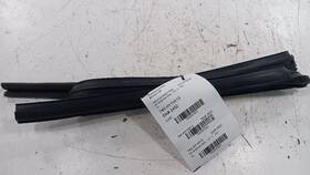 745.hy1w13 Hyundai Veloster Door Glass Window Seal Rubber Right Passenger Front 2012 2013