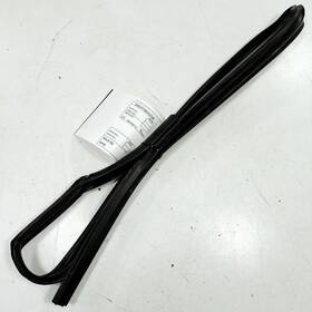 746.hy1q17 Hyundai Sonata Door Glass Window Seal Rubber Right Passenger Rear Back 2017 2016